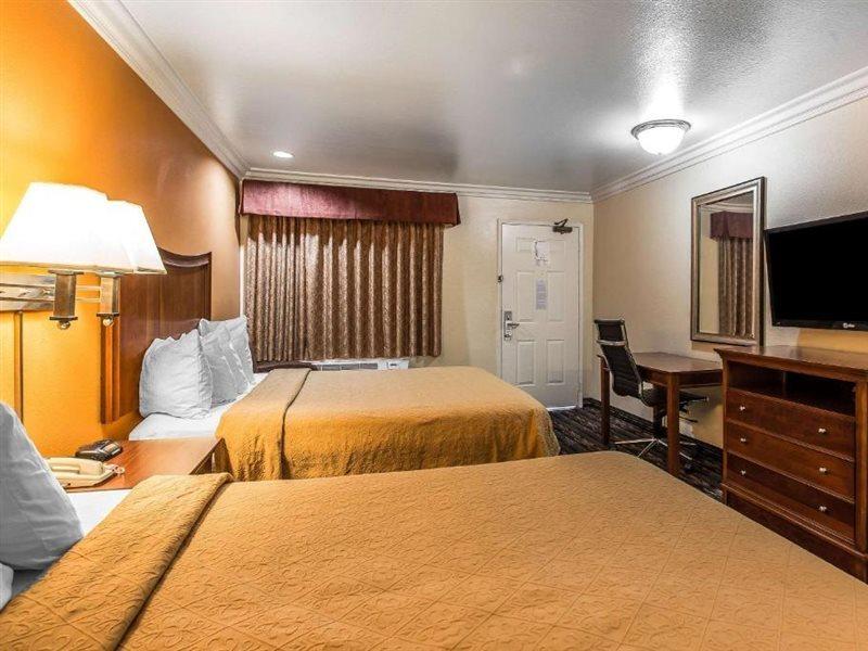 Quality Inn Lake Elsinore I-15 Exterior foto